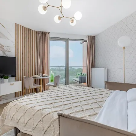 アパート Premium Pinea ポビエロボ