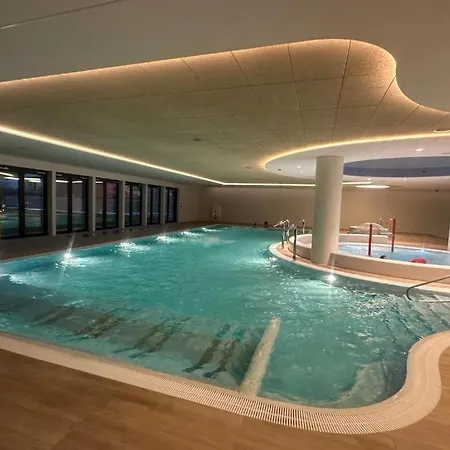 Premium Pinea アパート ポビエロボ